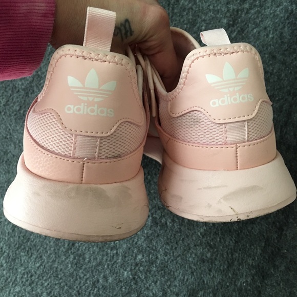 Women’s Pink/White Adidas Sneakers Size 7 * Form on Price. - Picture 2 of 4